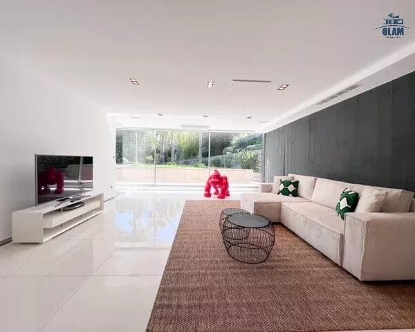 Cannes : Sublime villa moderne au calme, piscine, prestations premium
