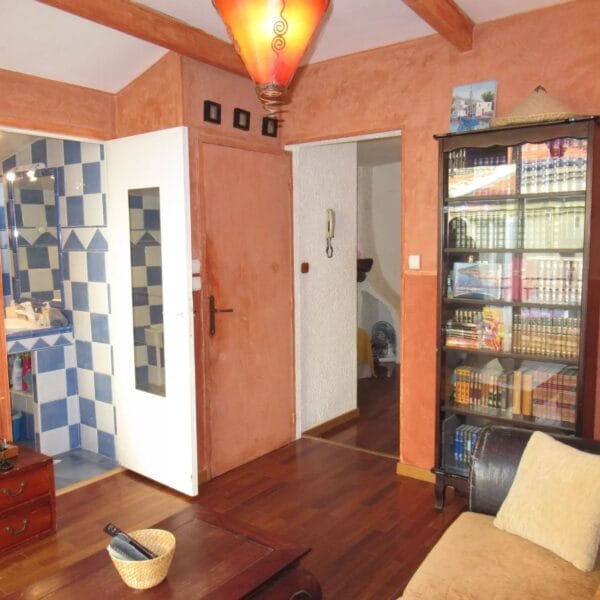 Townhouse Cannes Suquet: sleeps 4, balcony with city view