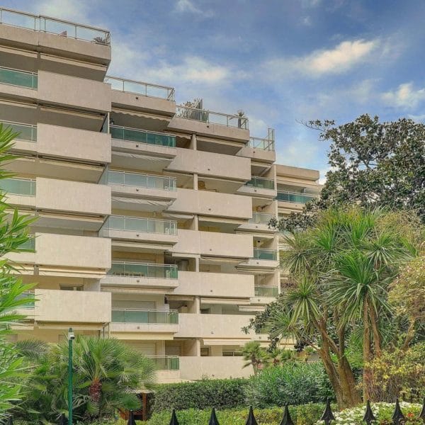 Appartement Cannes Croisette : beau 3 pièces, terrasse, confort et proximité