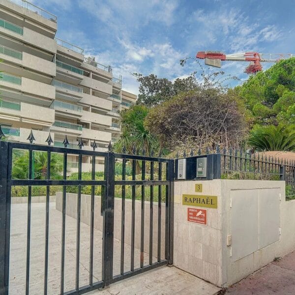 Appartement Cannes Croisette : 2 pièces rénové, terrasse, proche plages et Palais