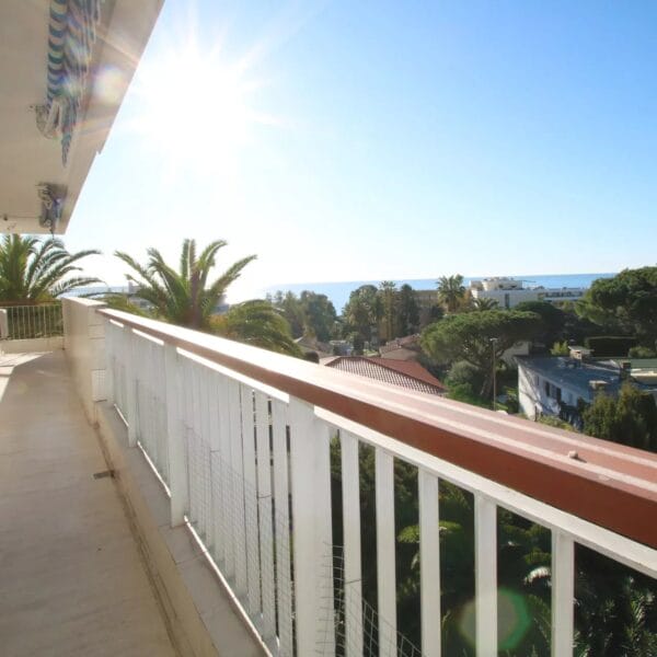 Appartement Cannes Croix des Gardes : 3 chambres, vue panoramique mer, classé 4*