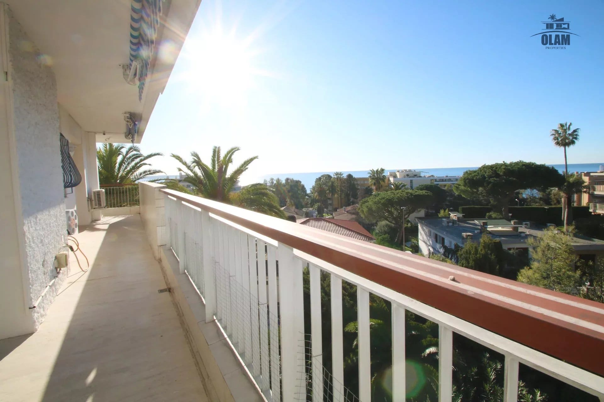 Appartement Cannes Croix des Gardes : 3 chambres, vue panoramique mer, classé 4*