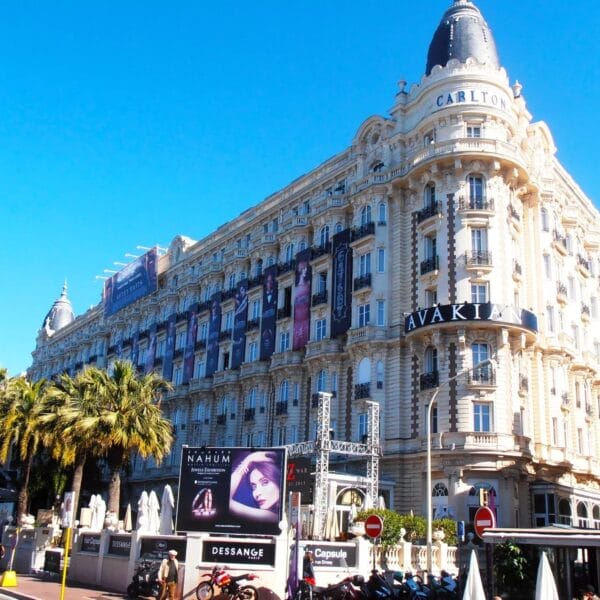 Appartement Cannes Croisette : 2 pièces rénové, terrasse, proche plages et Palais