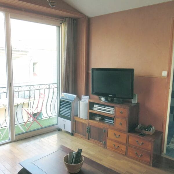 Townhouse Cannes Suquet: sleeps 4, balcony with city view