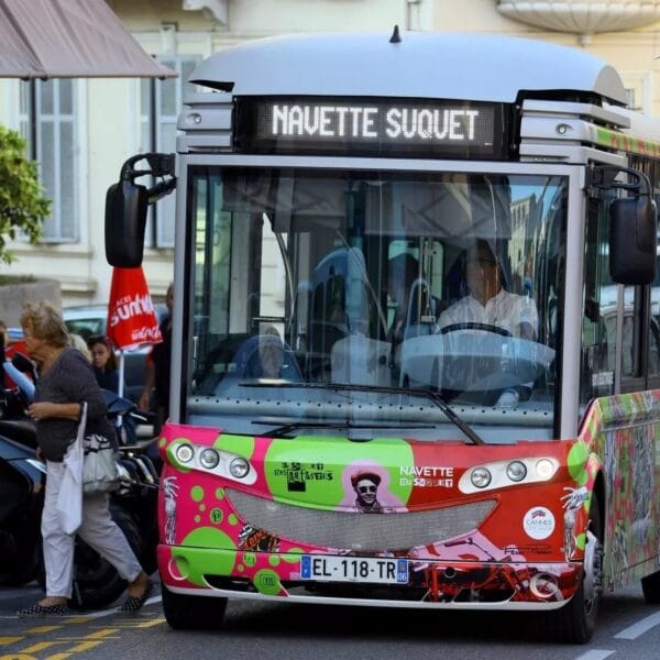 Maison de ville Cannes Suquet : 4 personnes, balcon avec vue sur la ville