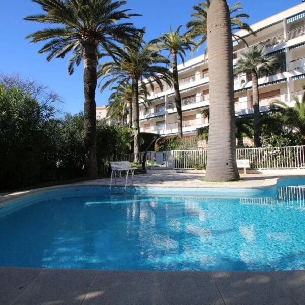 Appartement Cannes Croix des Gardes : 3 chambres, vue panoramique mer, classé 4*