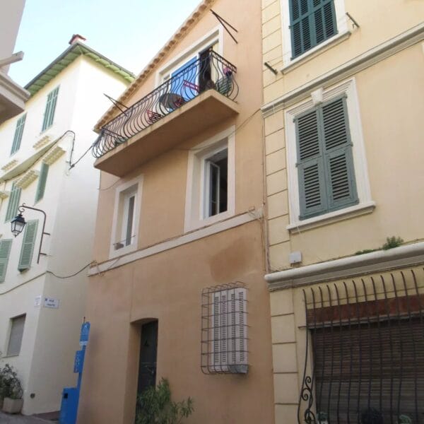 Maison de ville Cannes Suquet : 4 personnes, balcon avec vue sur la ville