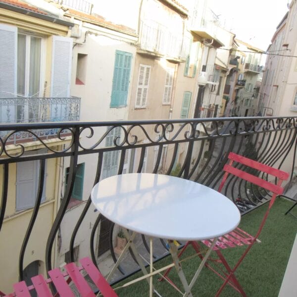 Maison de ville Cannes Suquet : 4 personnes, balcon avec vue sur la ville