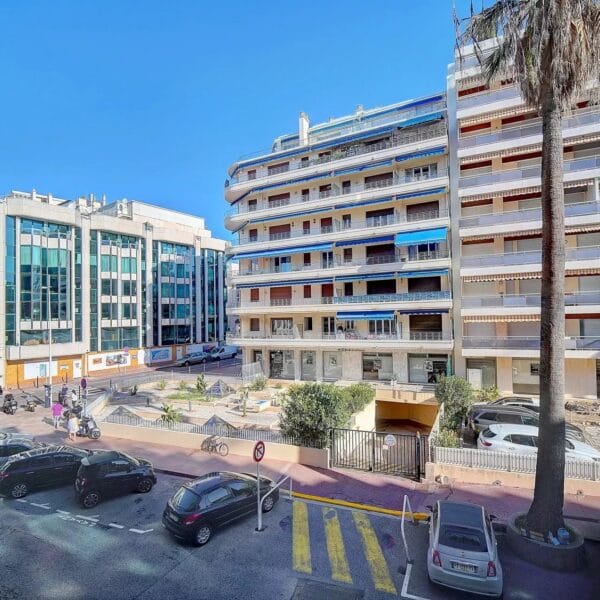 Appartement Cannes Croisette : 2 pièces rénové, terrasse, proche plages et Palais