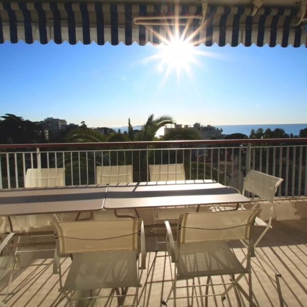 Appartement Cannes Croix des Gardes : 3 chambres, vue panoramique mer, classé 4*