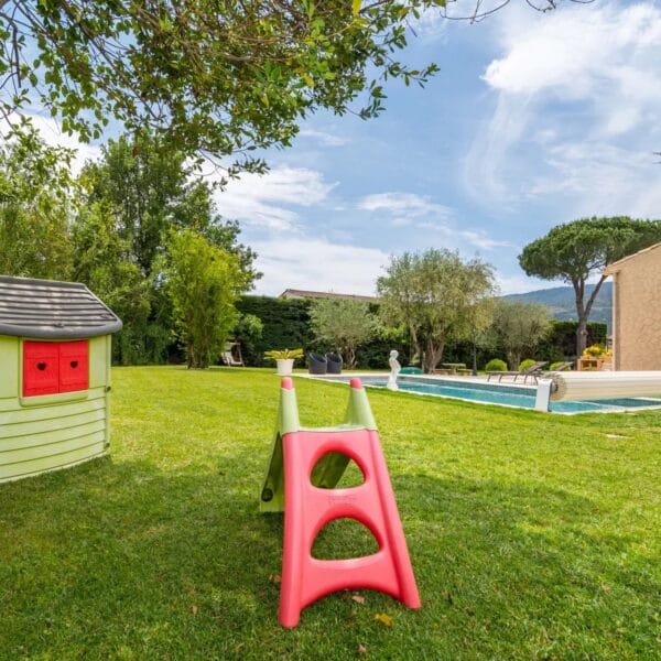 Villa La Roquette-sur-Siagne: 150 m2, wooded garden, absolute calm