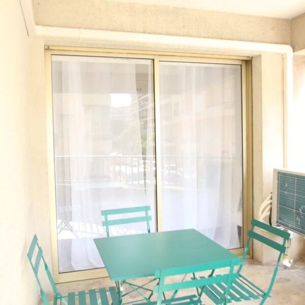 Appartement Cannes : 2 pièces exclusif, balcon, proche Croisette