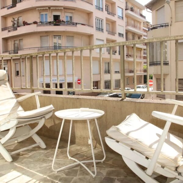 Appartement Cannes : 2 pièces exclusif, balcon, proche Croisette