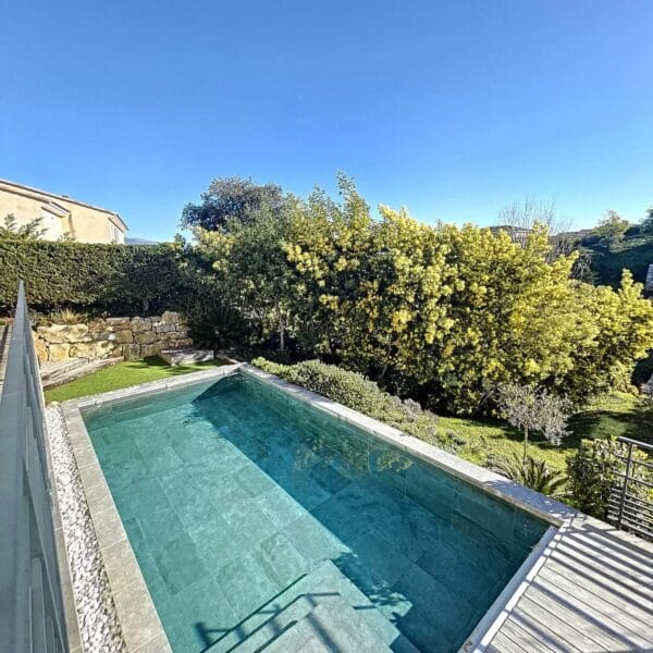 Maison Cannes Croix des Gardes : 4 pièces sur 2 niveaux, jardin, piscine, barbecue