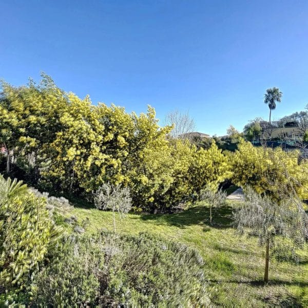 Maison Cannes Croix des Gardes : 4 pièces sur 2 niveaux, jardin, piscine, barbecue