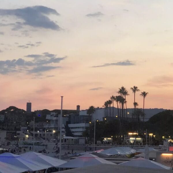 Maison Cannes Croix des Gardes : 4 pièces sur 2 niveaux, jardin, piscine, barbecue
