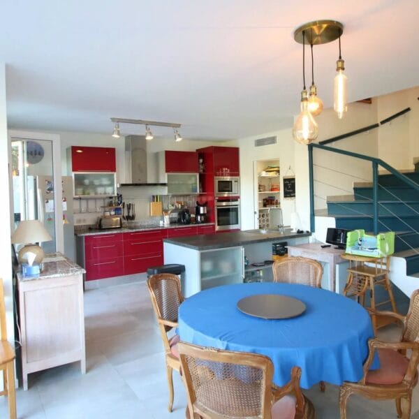 House Cannes Croix des Gardes : 3 bedrooms on 2 levels, garden, swimming pool, barbecue