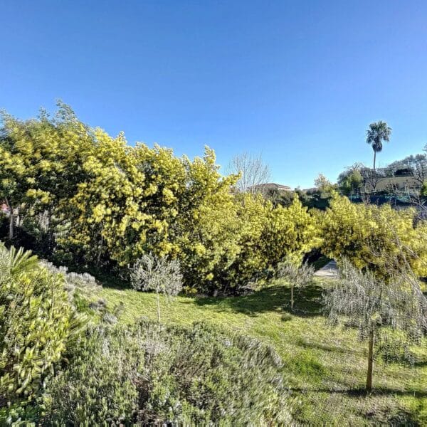 Maison Cannes Croix des Gardes : 4 pièces sur 2 niveaux, jardin, piscine, barbecue