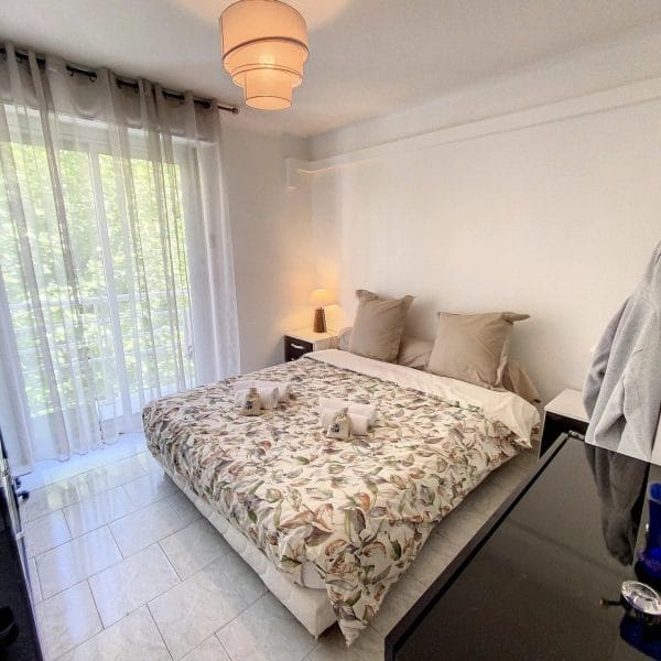 Appartement Cannes Croisette : vaste 2 pièces, terrasses, résidence prestige