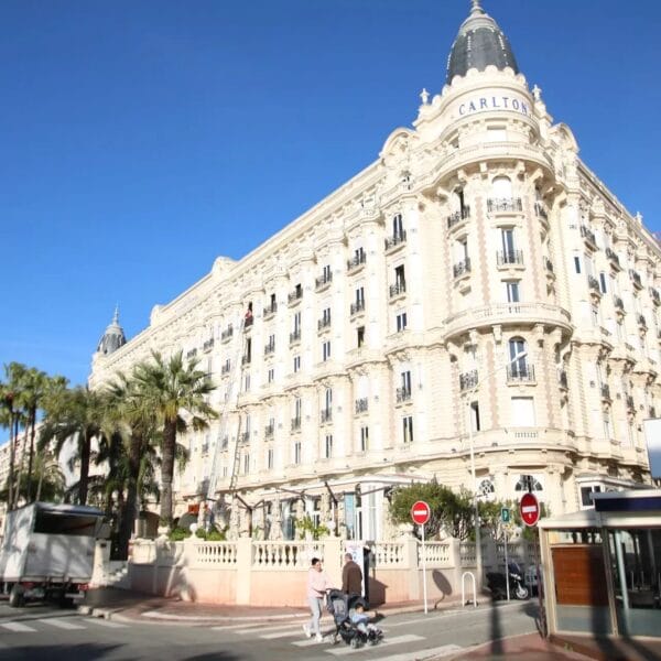 Apartment Cannes Croisette : large 1-bedroom, balconies, prestigious residence