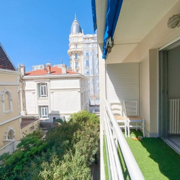 Appartement Cannes Croisette : vaste 2 pièces, terrasses, résidence prestige