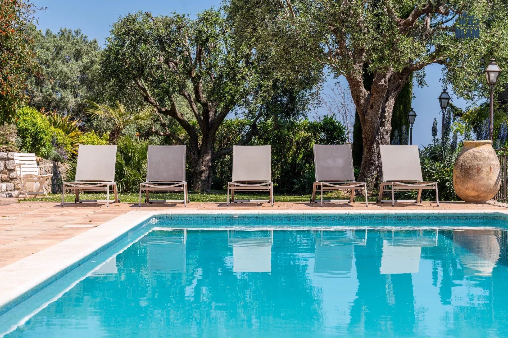 Antibes : villa 4 chambres avec piscine et vue mer