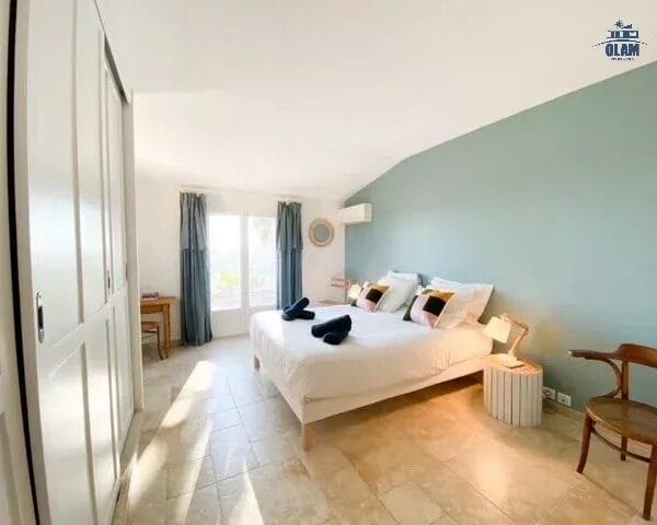 Antibes: 4-bedroom villa with swimming pool and sea view