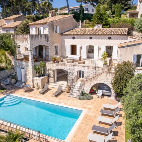 Antibes : villa 4 chambres avec piscine et vue mer