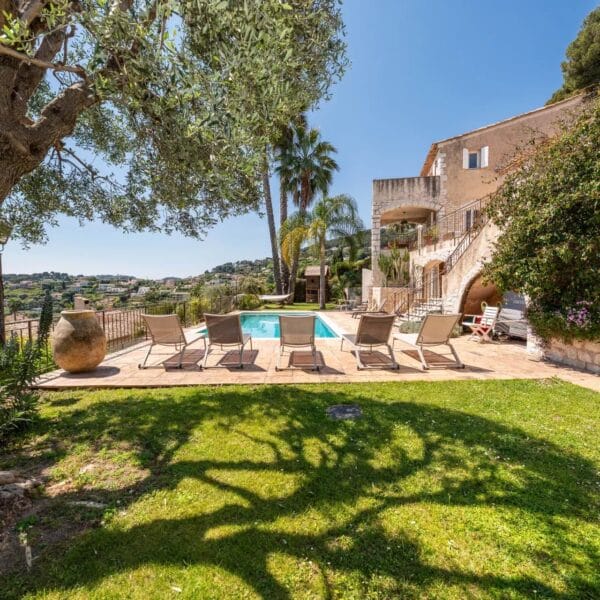 Antibes : villa 4 chambres avec piscine et vue mer
