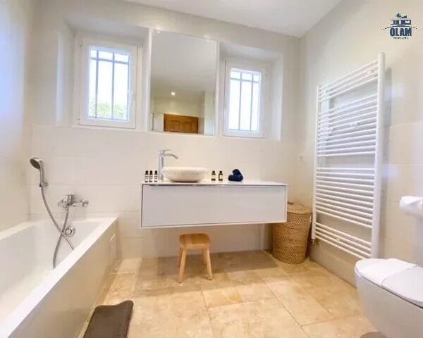 Antibes: 4-bedroom villa with swimming pool and sea view