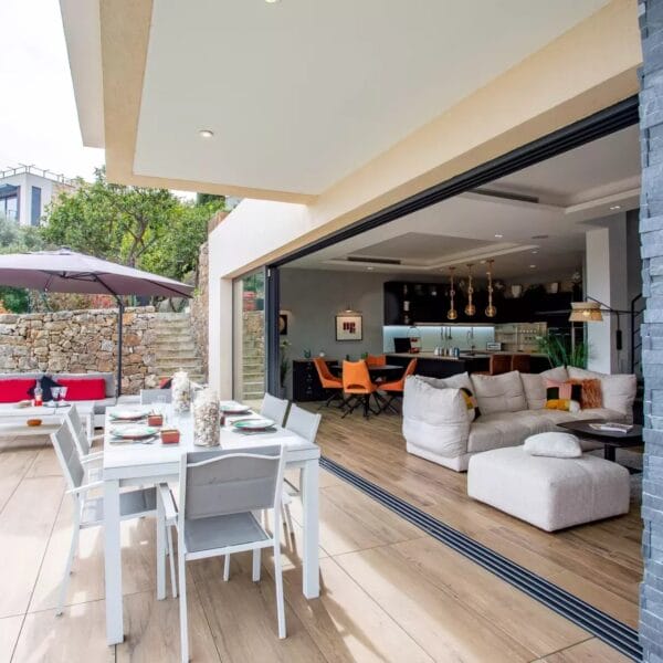 Golfe-Juan : Villa 3 chambres avec piscine et vue mer