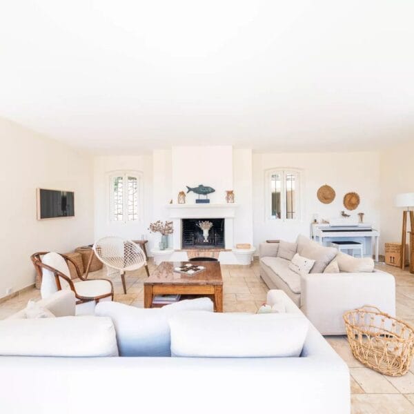 Antibes: 4-bedroom villa with swimming pool and sea view