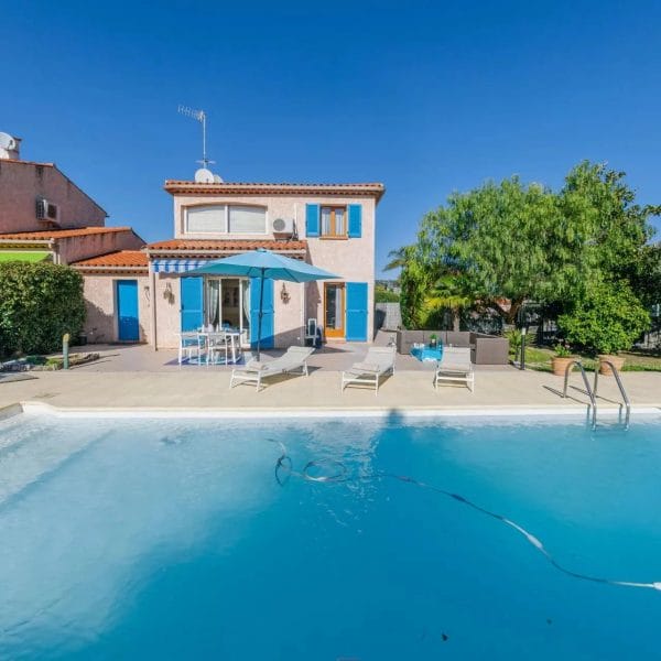 Vallauris family villa: 3-bedrooms, large terrace and garden
