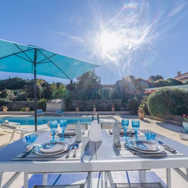 Vallauris family villa: 3-bedrooms, large terrace and garden