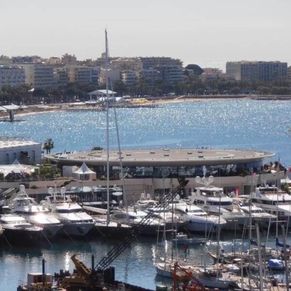 Apartment Cannes: superb 3-bedrooms with panoramic sea view