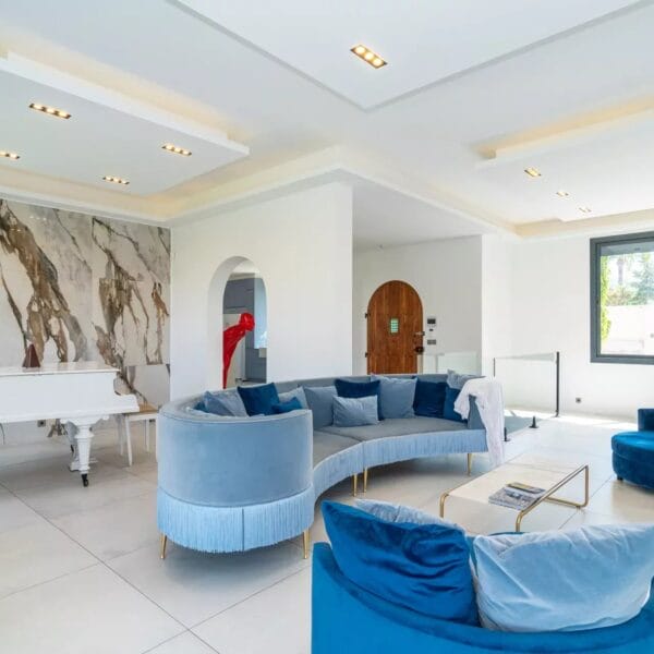 Villa Cannes Petit Juas: 6 bedrooms, 6 bathrooms, heated pool, luxury amenities