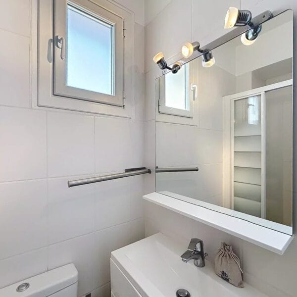 Cannes: breathtaking sea viw – beautiful, bright, quiet apartment with loggia , 2 BDRs