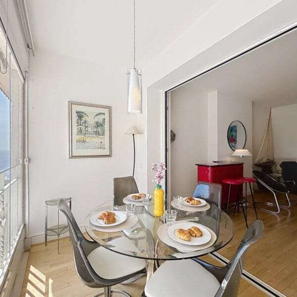 Cannes : bel appartement lumineux au calme avec loggia et vue sur la mer