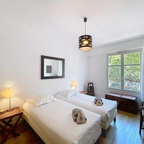 Cannes: beautiful, bright, quiet apartment with loggia and sea view
