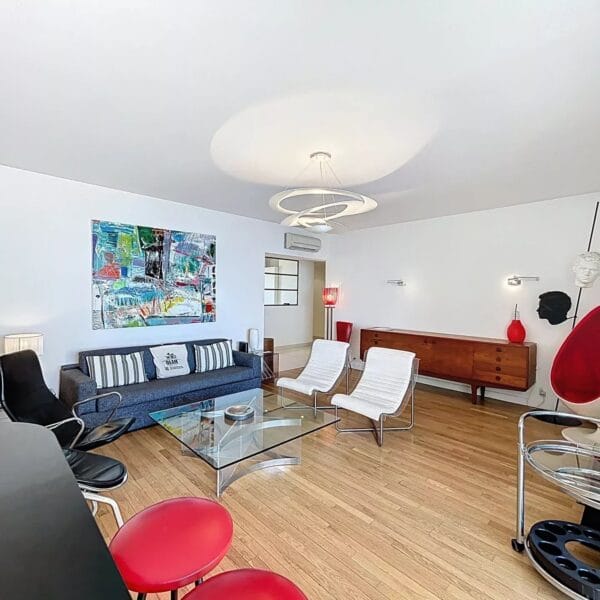 Cannes: breathtaking sea viw – beautiful, bright, quiet apartment with loggia , 2 BDRs