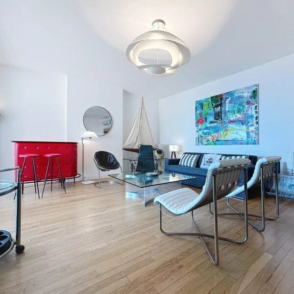 Cannes : bel appartement lumineux au calme avec loggia et vue sur la mer