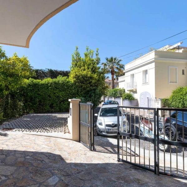 Appartement Cannes : superbe 2 pièces rez-de-jardin, proche plages du Midi