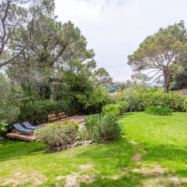 Mougins : Villa d’architecte avec piscine dans un domaine privé