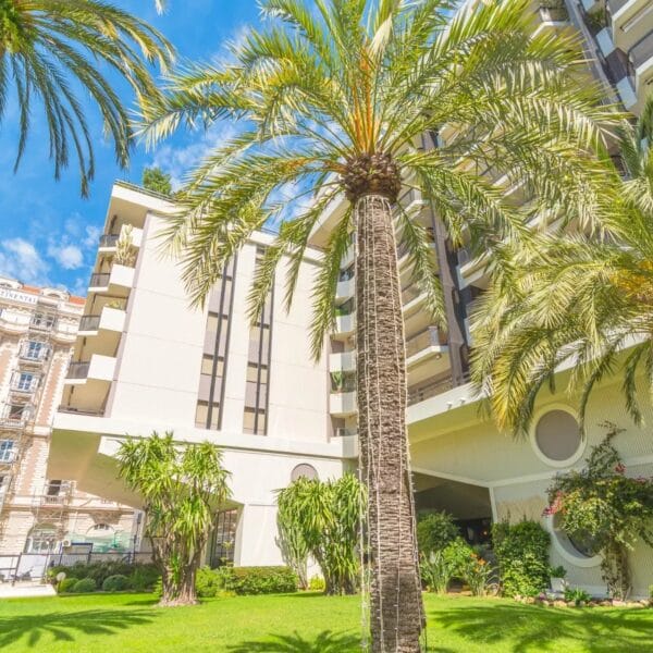 Appartement Cannes Croisette : spacieux 2 pièces idéalement situé, vue mer