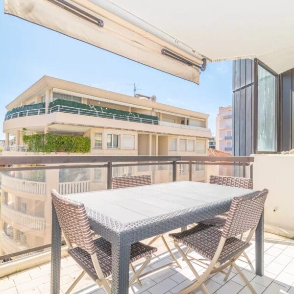 Appartement Cannes Croisette : spacieux 2 pièces idéalement situé, vue mer