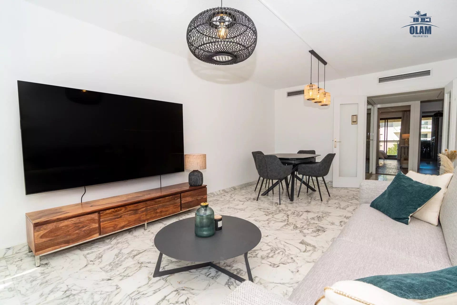 Appartement Cannes Croisette : spacieux 2 pièces idéalement situé, vue mer