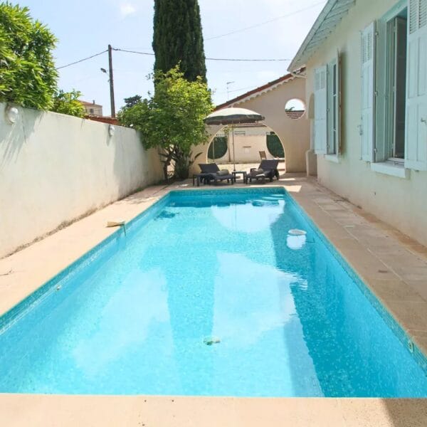 Maison familiale Cannes Oxford : jardin, piscine chauffée, proche centre-ville