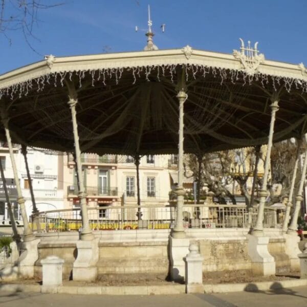 Maison familiale Cannes Oxford : jardin, piscine chauffée, proche centre-ville