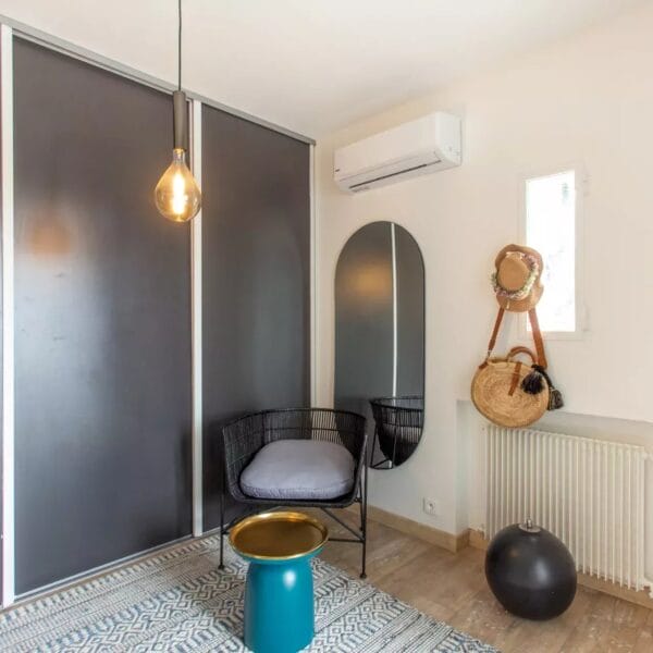 Mougins : Villa d’architecte avec piscine dans un domaine privé