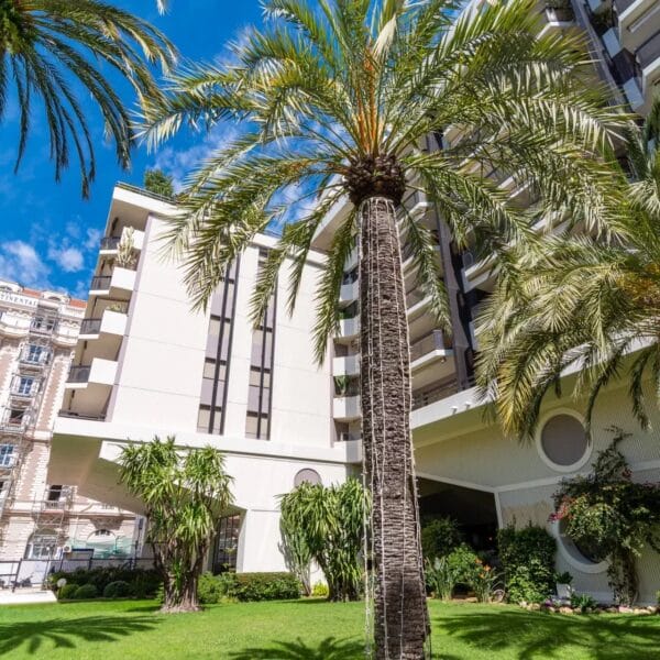 Appartement Cannes Croisette : spacieux 2 pièces idéalement situé, vue mer